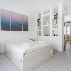 https://city-life-milanobright-suite-relaxdeluxe.italymilanhotels.net